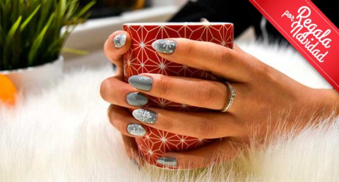 Uñas Perfectas: Manicura o Pedicura con Esmaltado Permanente en Azahara Moreno