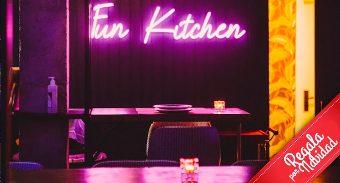 Amarte Fun Kitchen: Exquisito Menú para 2 en pleno centro de Almerimar, frente a la playa