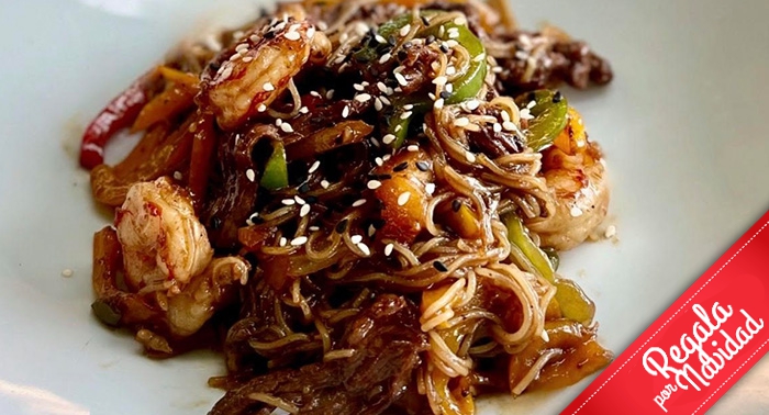 Amarte Fun Kitchen: Exquisito Menú para 2 en pleno centro de Almerimar, frente a la playa