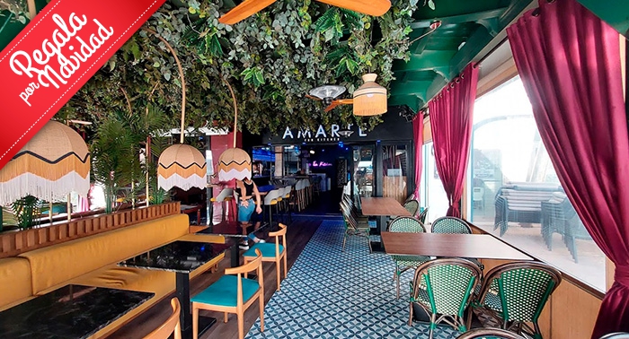 Amarte Fun Kitchen: Exquisito Menú para 2 en pleno centro de Almerimar, frente a la playa