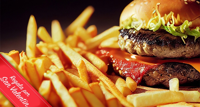 Delicioso Planazo: 2 Hamburguesas en pan bañado en oro + Patatas + 2 Bebidas en Jauja