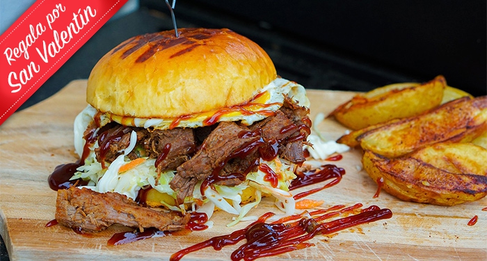 Delicioso Planazo: 2 Hamburguesas en pan bañado en oro + Patatas + 2 Bebidas en Jauja