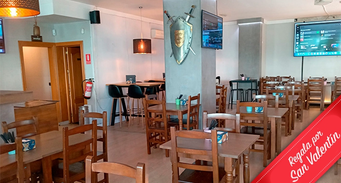 Delicioso Planazo: 2 Hamburguesas en pan bañado en oro + Patatas + 2 Bebidas en Jauja