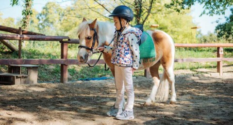 ¡Regala una Experiencia inolvidable! Paseo en Pony en Ponyclub Almería 