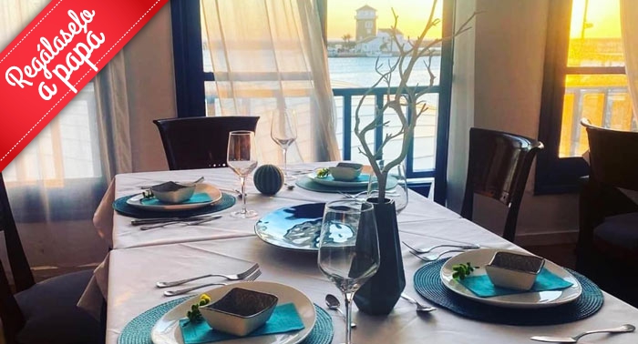 Saborea una deliciosa Paella de Marisco + Botella de Vino para 2 en Restaurante Náutico