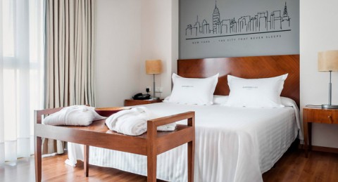 Día Romántico: 1 Noche de Alojamiento + Menú Chef Tony Garcia + Botella de cava 