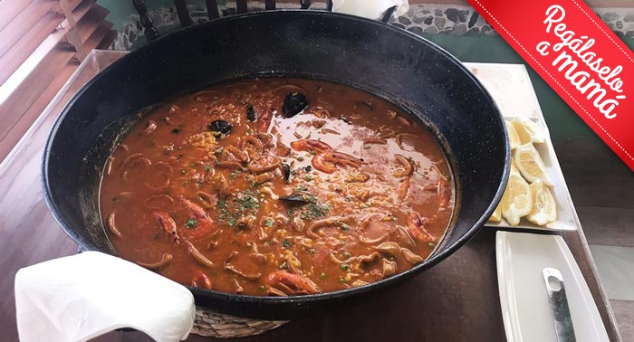 Delicioso Arroz Caldoso con vistas de Cabo de Gata en el acogedor ambiente de La Goleta