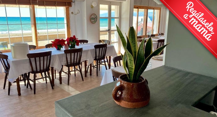 Delicioso Arroz Caldoso con vistas de Cabo de Gata en el acogedor ambiente de La Goleta