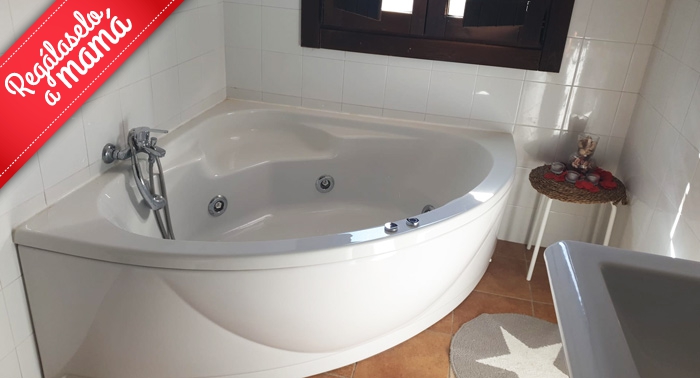 Marmita de Ahlam: 1 Noche + Vino y Tabla Embutidos + Desayuno, opción Suite con Jacuzzi Privado