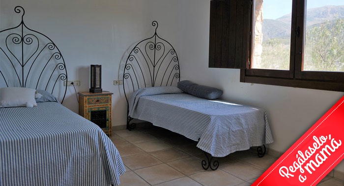 Marmita de Ahlam: 1 Noche + Vino y Tabla Embutidos + Desayuno, opción Suite con Jacuzzi Privado