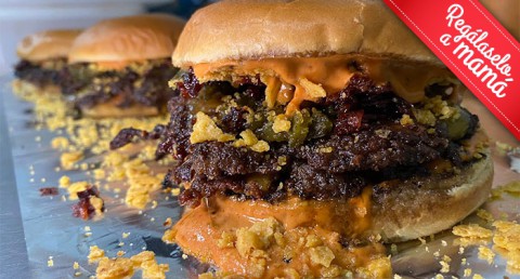 Descubre las deliciosas Smash Burguer en Discordia Burguer con este Menú para 2 o 4 pax