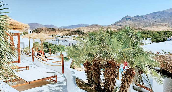 ¡Auténtico relax! Daypass de Tumbona con Acceso a Piscina y Zona Solarium y Bebida