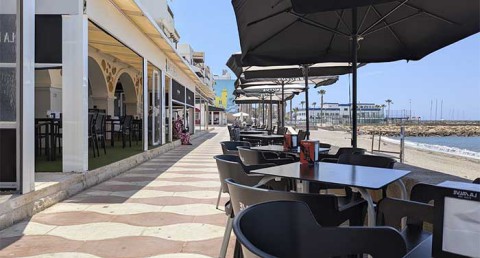 ¡Planazo junto al mar! Fritura de pescado o Parrillada de Carne + 2 Bebidas + Aperitivo