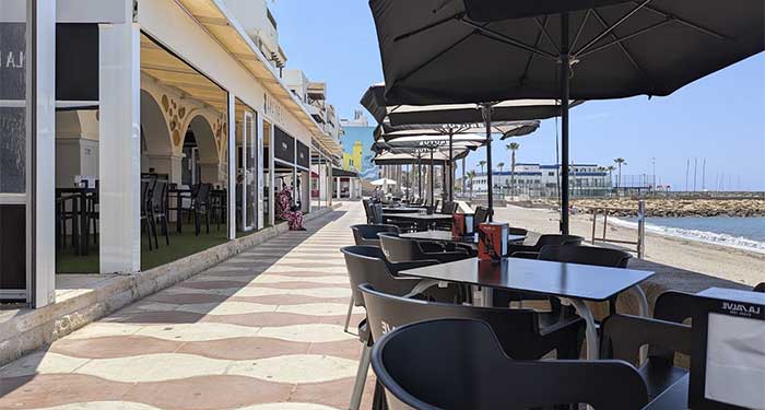 ¡Planazo junto al mar! Fritura de pescado o Parrillada de Carne + 2 Bebidas + Aperitivo