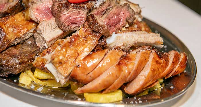 ¡Planazo junto al mar! Fritura de pescado o Parrillada de Carne + 2 Bebidas + Aperitivo