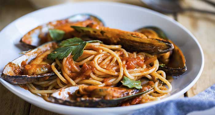 Delicioso Menú Italiano: 1 Ensalada + 2 Pastas + 1 Postre + 2 Bebidas